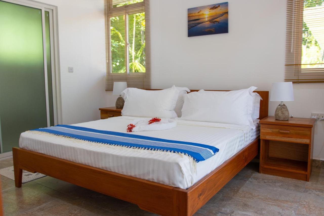 Macmillan'S Holiday Villas Grand Anse  Exterior foto